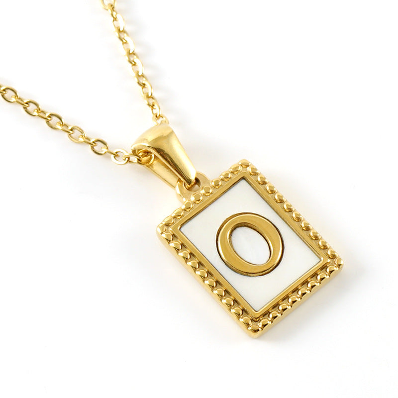 Colliers avec pendentif en titane pour femme, lettre de coquille en acier inoxydable doré