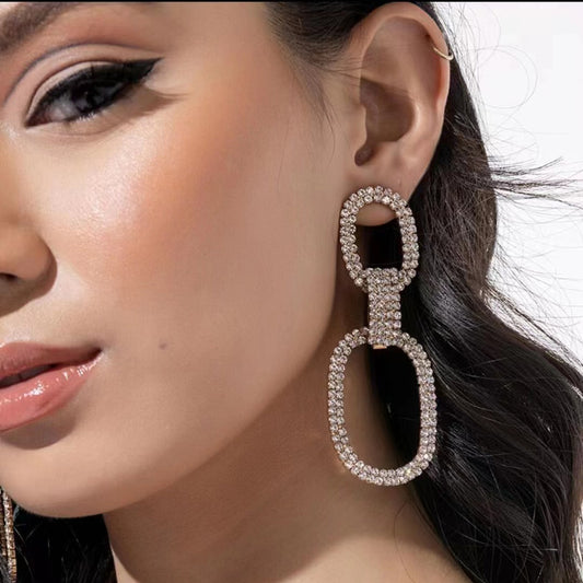 Women's Super Flash Claw Chain Alloy Oval Earrings