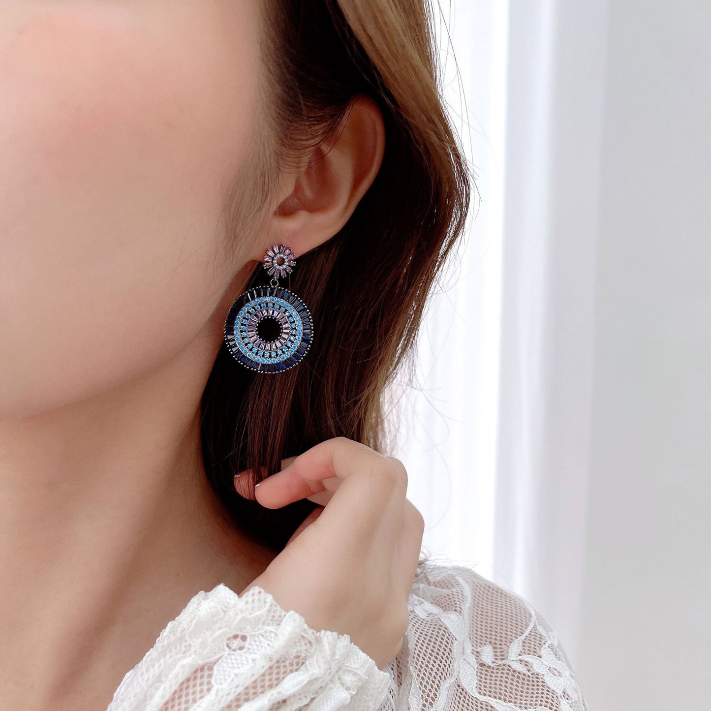 Exaggerating Female Retro Blue Gradient Pink Zircon Earrings