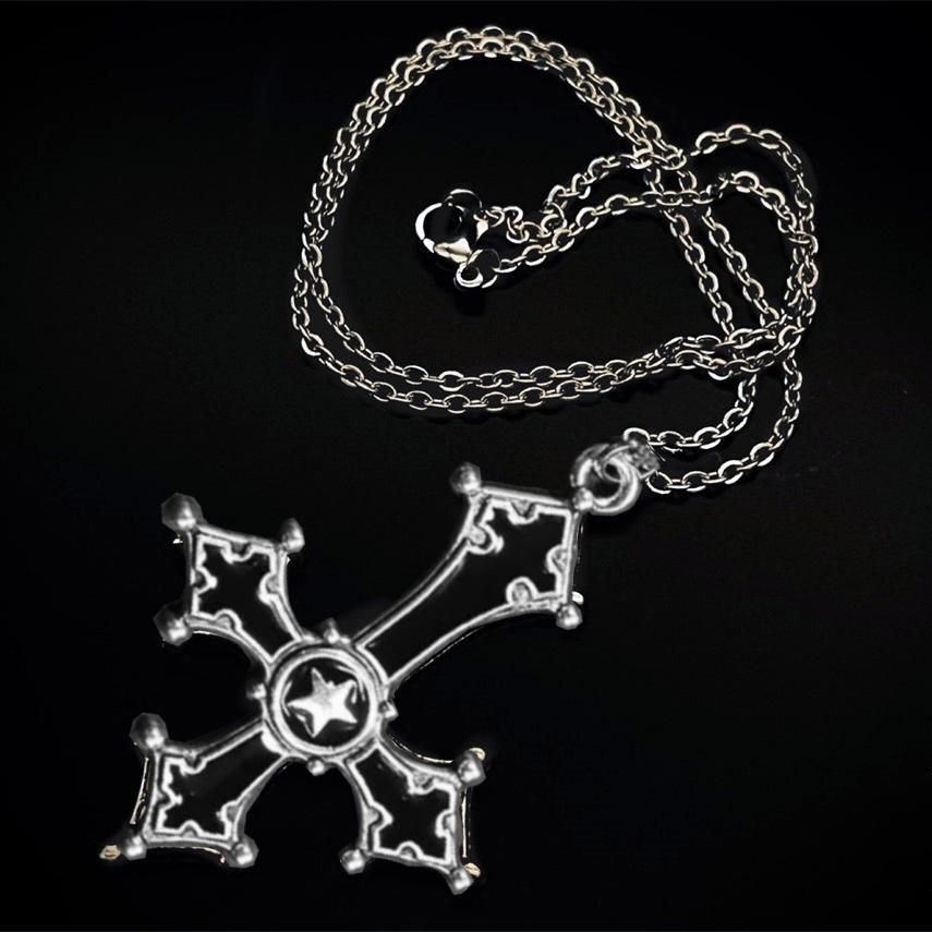 Colliers à pendentif croix inversée gothique rouge sang