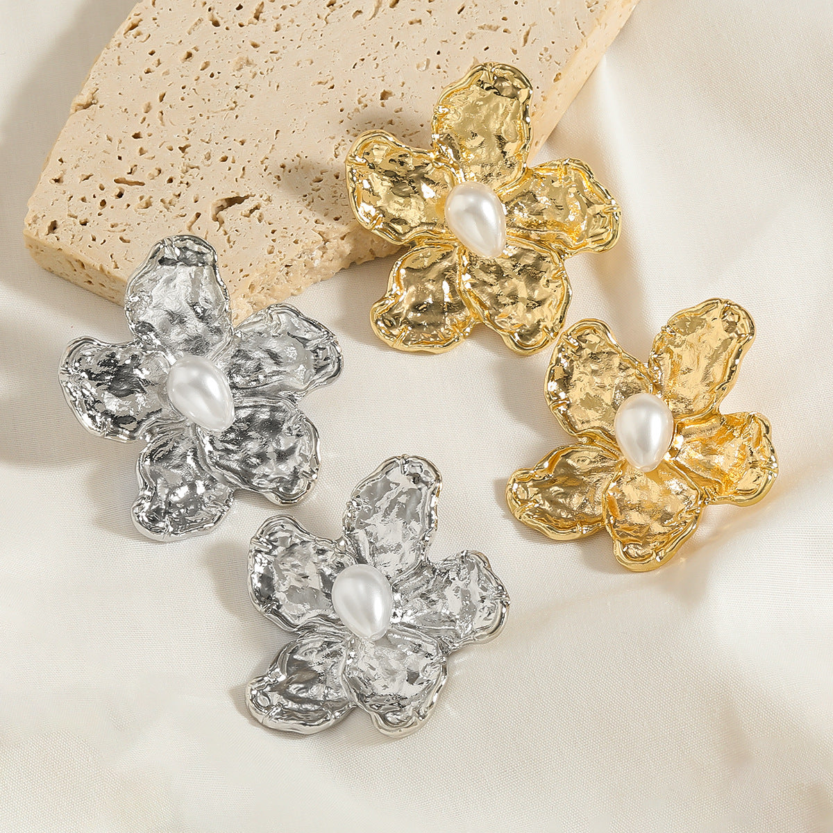 Metal Alloy Flower Female Exaggerated Inlaid Earrings