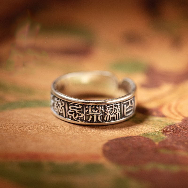 Für Herren eignen sich künstlerische Retro-Thai-Sierringe