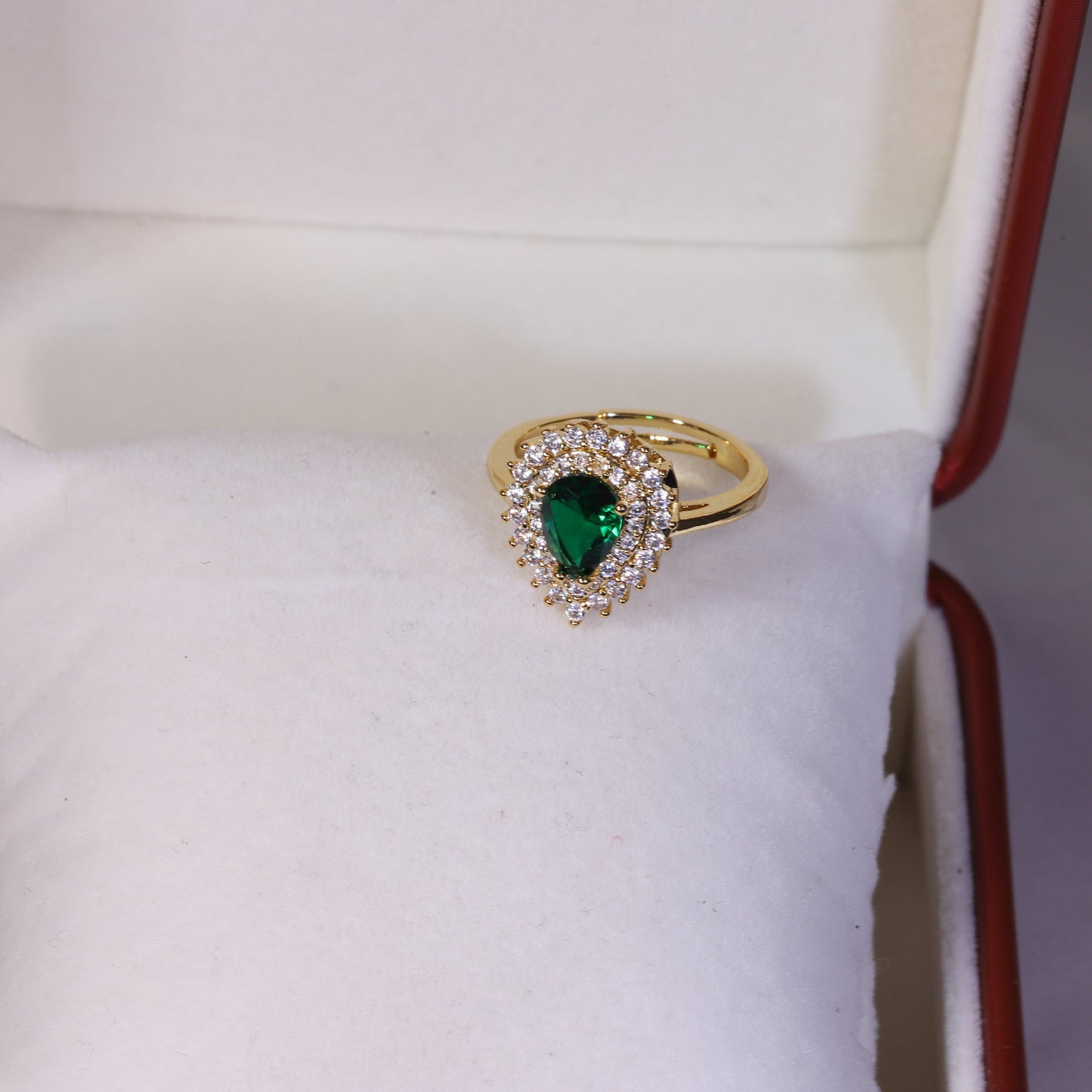 Women's Light Luxury Emerald Gold Zircon Full Necklaces