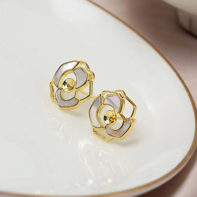 Women's Classic Camellia Pearl Sterling Sier Mother Shell Retro Simple Earrings