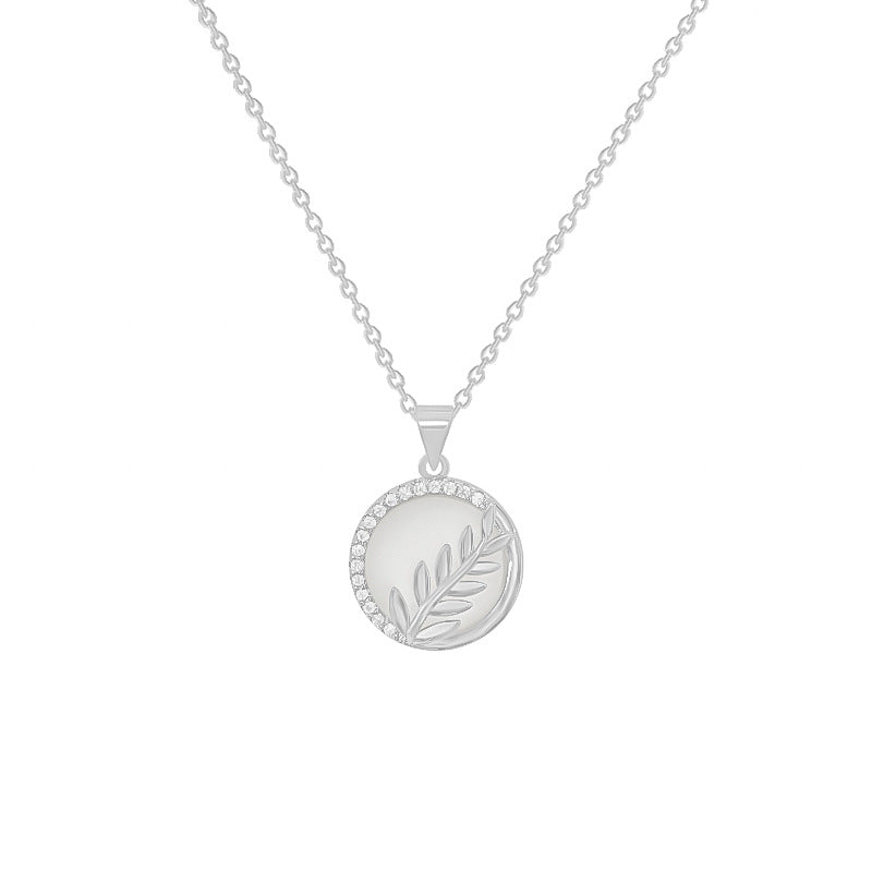 Colliers à pendentif simples de style polyvalent rond de feuilles pour femmes