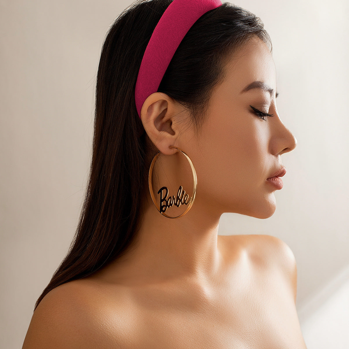 Damen-Accessoires, hochkarätige Retro-Hohlgeometrie-einfache Ohrringe