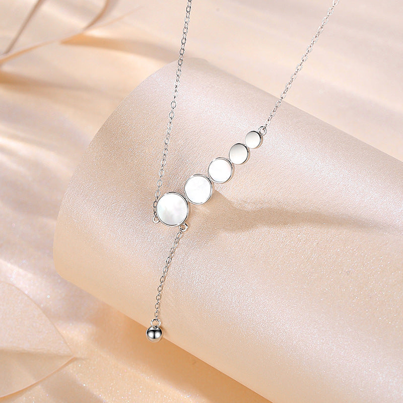 Colliers pour femmes en or rose avec boucle ronde et double diamant incrusté de clavicule courte