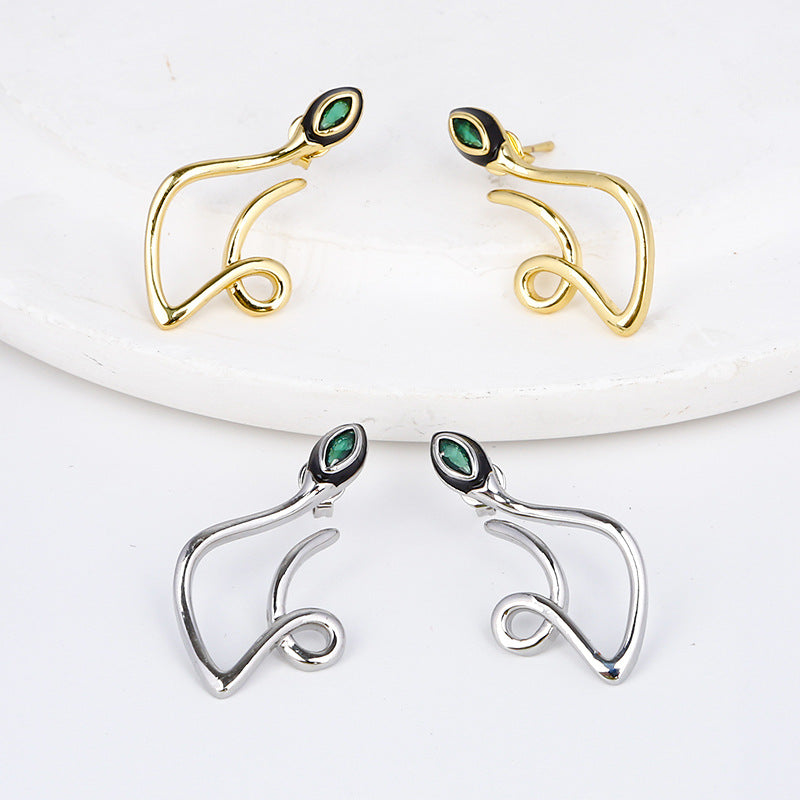 Women's Style Retro Fashion And Personalized Design Elegant Light Luxury Earrings