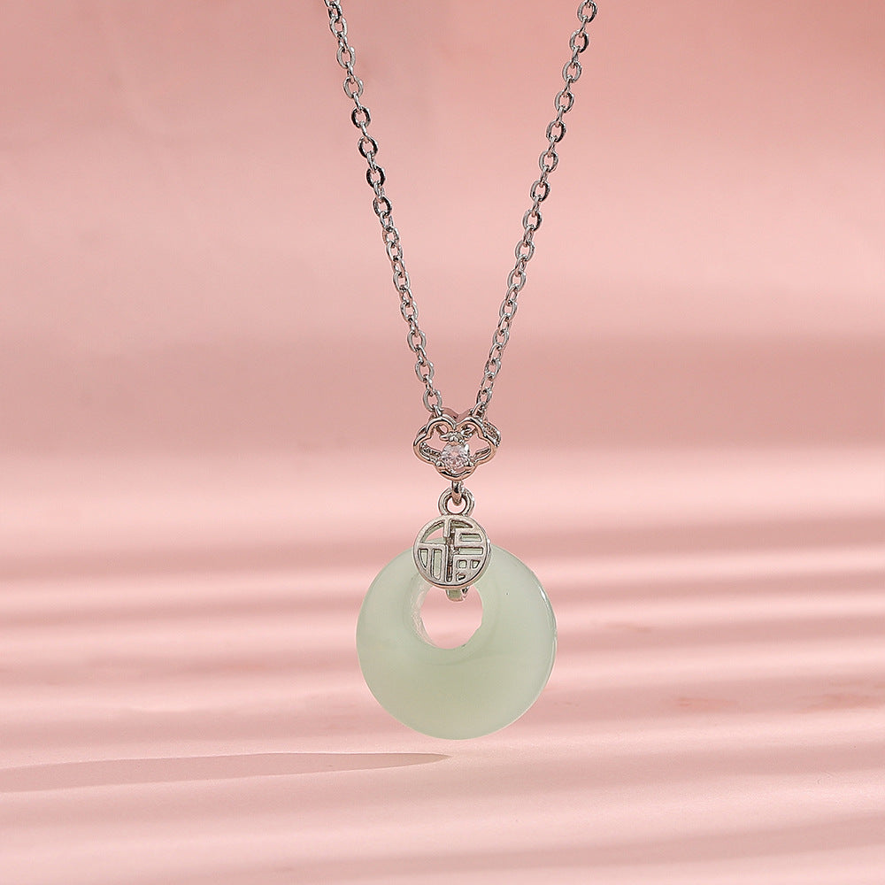 Colliers blancs avec pendentif de Style chinois rétro pour femmes