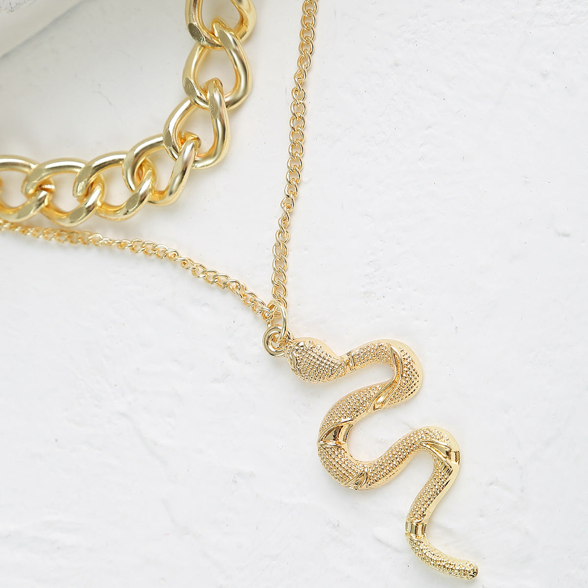 Colliers en os avec pendentif punk exagéré en forme de serpent animal