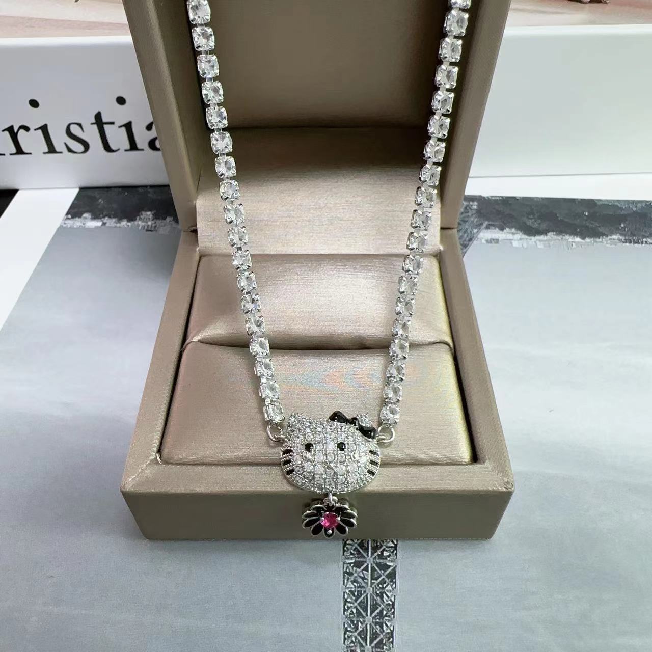 Diamond Light Luxury Clavicle Chain Hello Necklaces