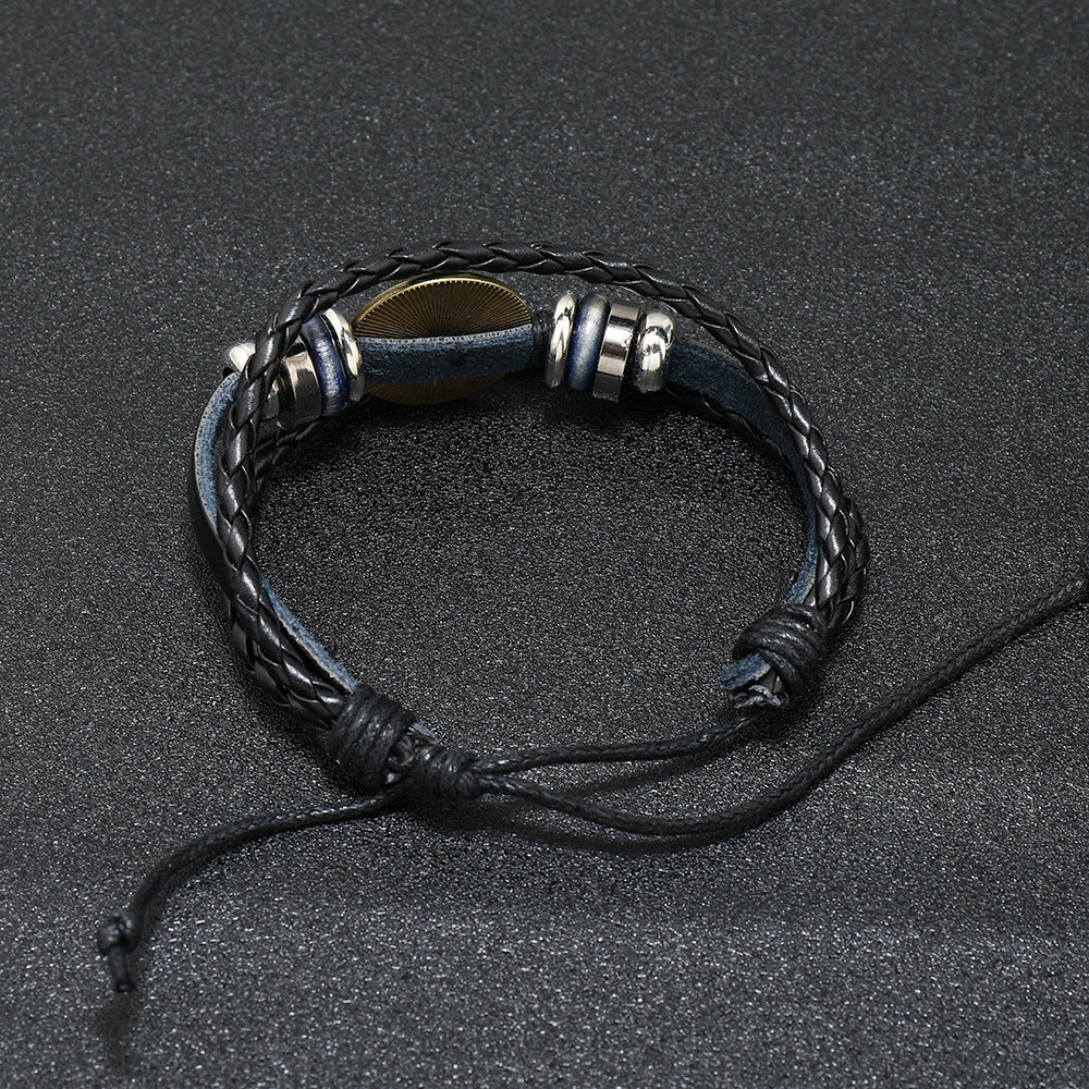 Kreative handgefertigte Armbänder aus Leder mit ukrainischem Muster