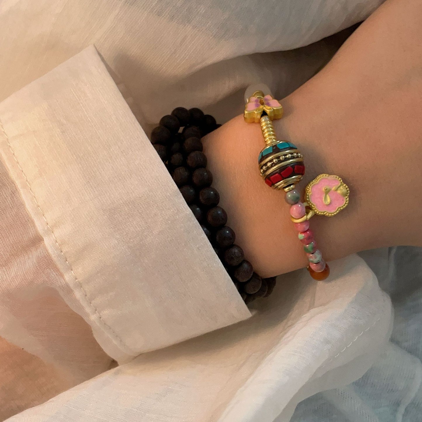 Steinfarbene Perlen, leichte Luxus-Minderheit, exquisite Sommer-Hochwertige Armbänder