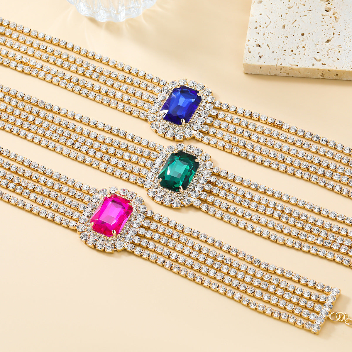Colliers en cuivre avec strass carrés exagérés pour femmes, pleins de diamants