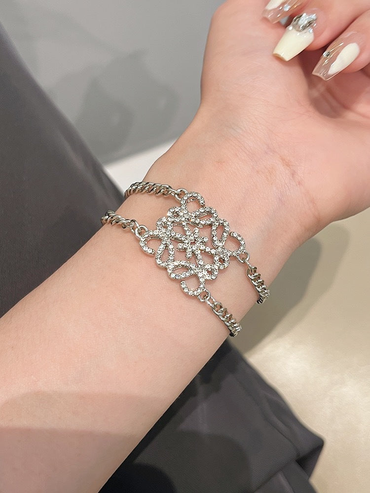 Colliers Luo géométriques rétro français, bijoux creux sculptés, carrés