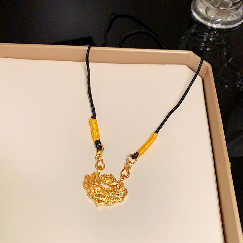 Colliers en cuir avec pendentif porte-bonheur pour femmes, Design de Style National, serrure de sécurité