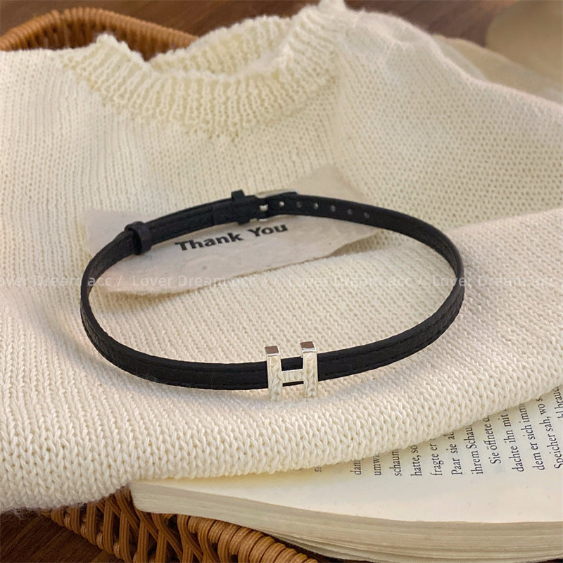 Women's Sier Standard Lettered Black Imitation Leather Chic Advanced Necklaces