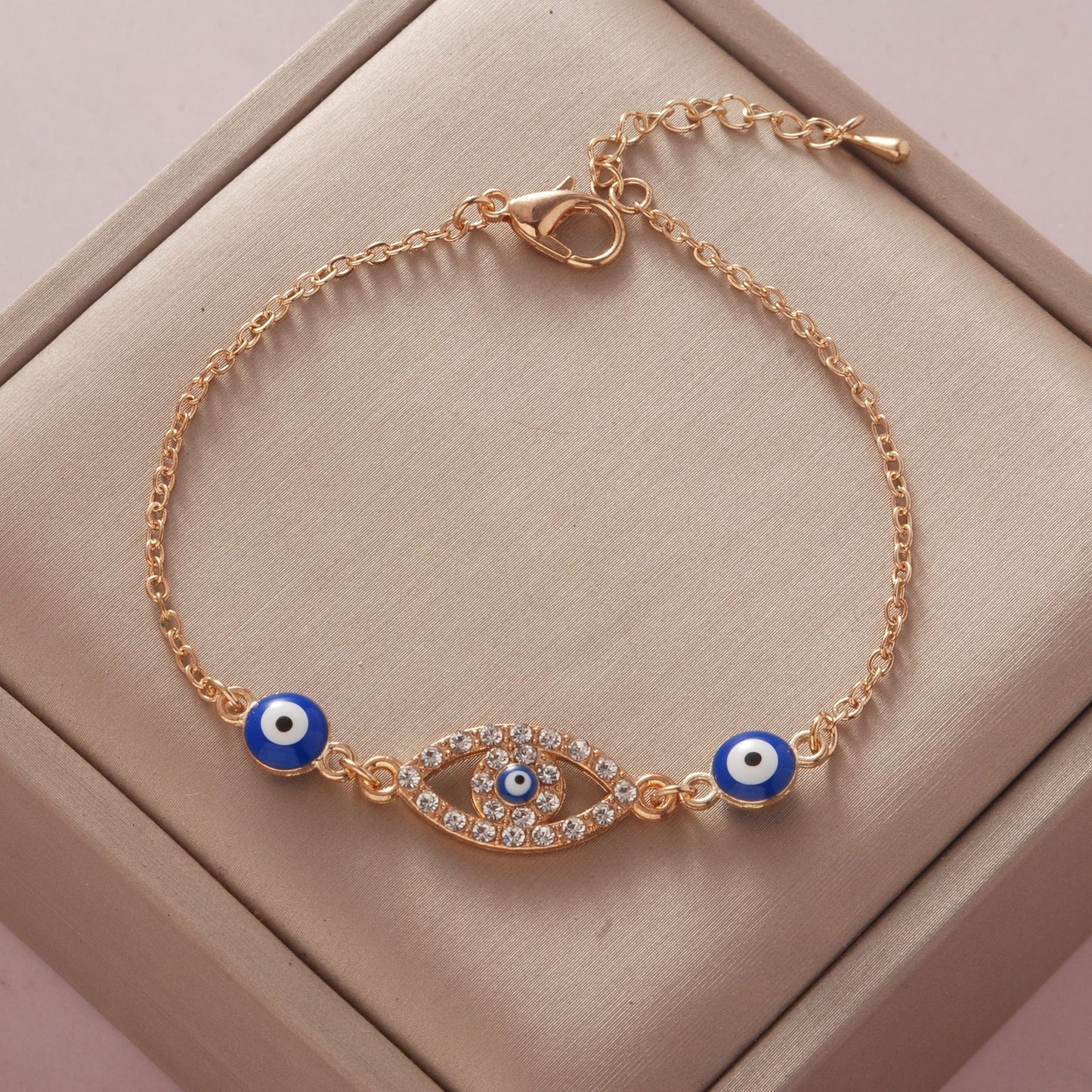 Women's Electroplated Devil's Eye Four-leaf Clover Fashion Bracelets