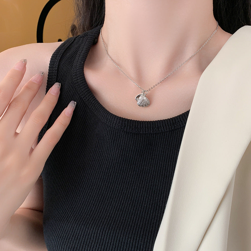 Colliers en titane simples avec chaîne de clavicule de conception de niche pour femmes