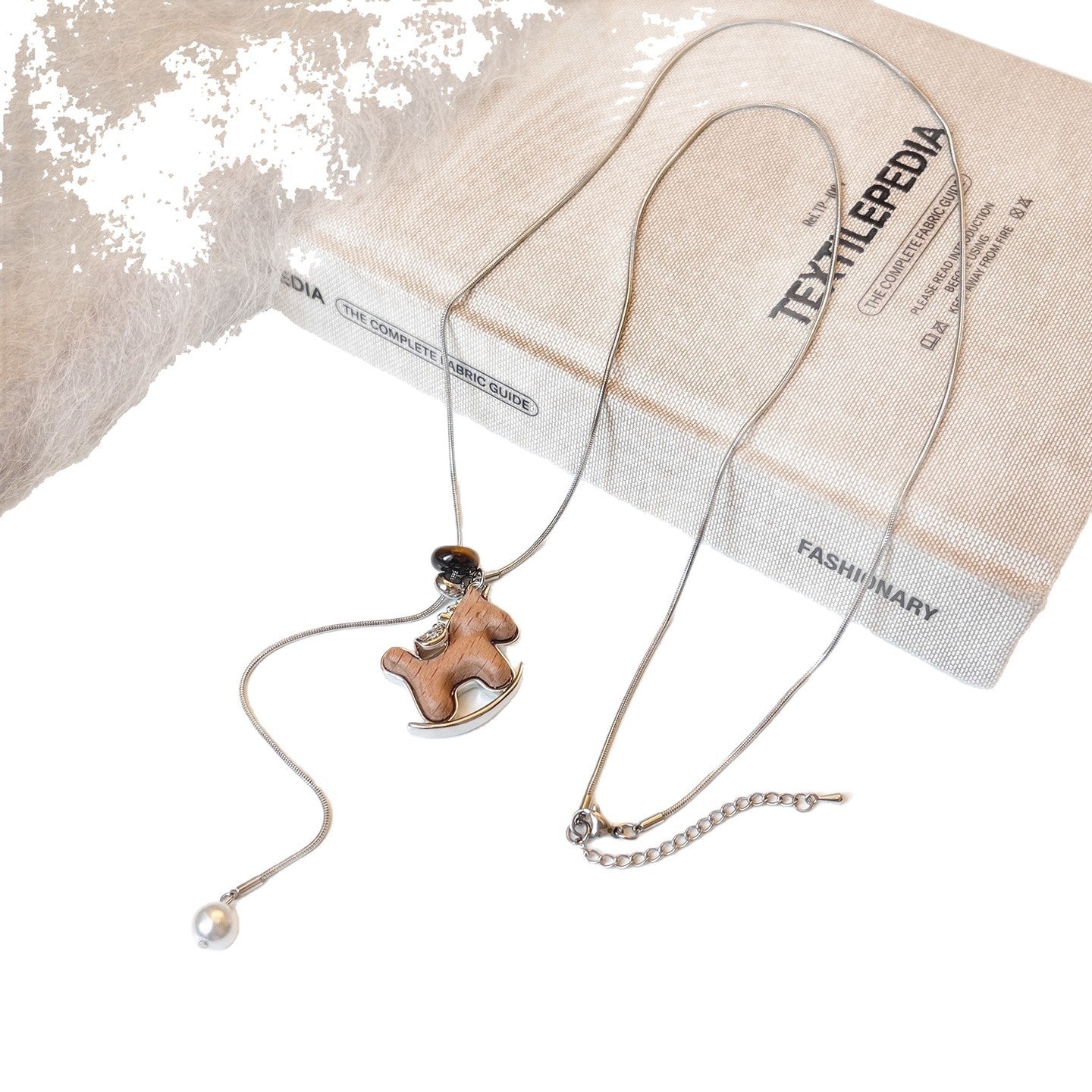 Women's Pearl Tassel Drawable Elegant Light Luxury Necklaces