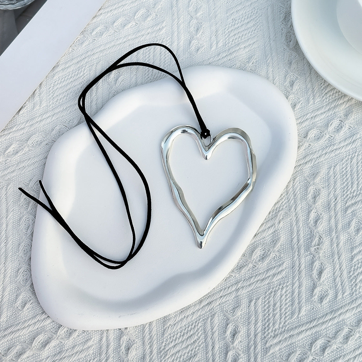 Colliers à pendentif ajourés en forme de cœur géométrique Simple, ornement