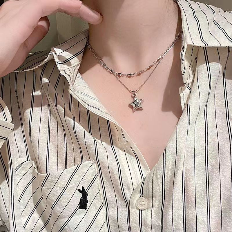 Colliers tendance avec pendentif étoile à cinq branches, Design avancé de minorité tempéramentale de luxe