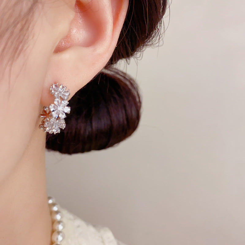 Fashion Refined Zircon Flower Clips Niche Ear Buckle