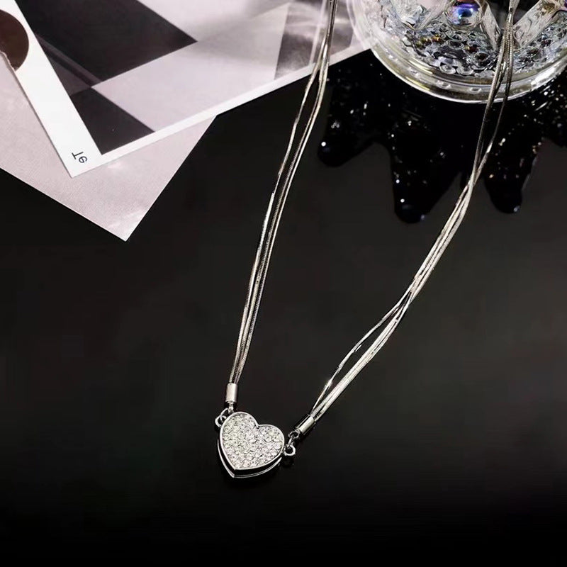 Colliers de tempérament de personnalité simple d'aimant d'amour de style froid
