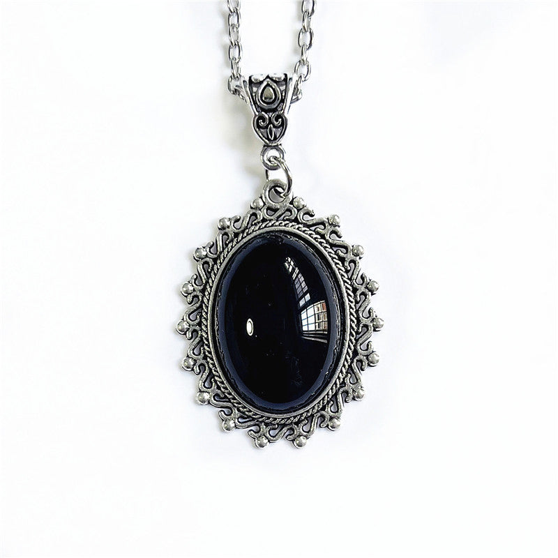 Colliers d'Halloween gothiques vintage avec pendentif en relief noir pour femmes