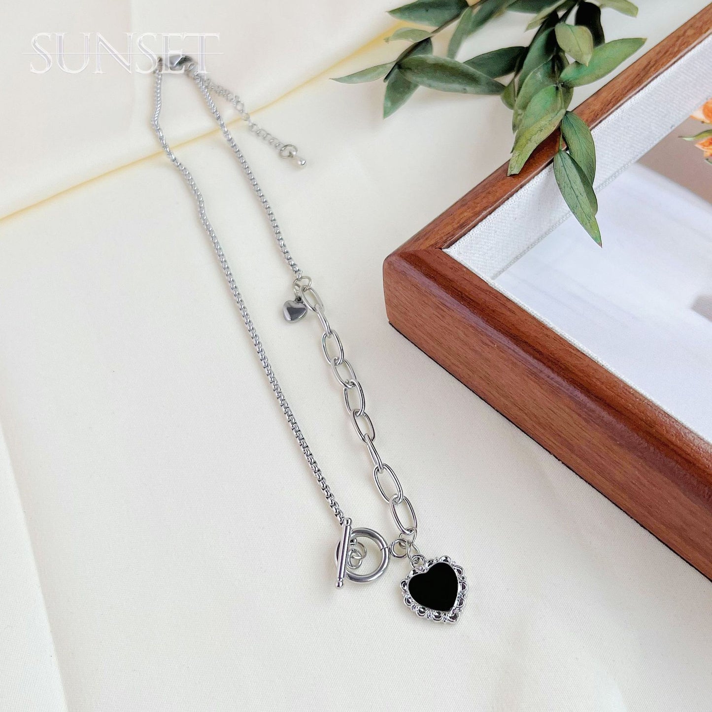 Women's Style Heart-shaped For Niche Design Fashion Necklaces