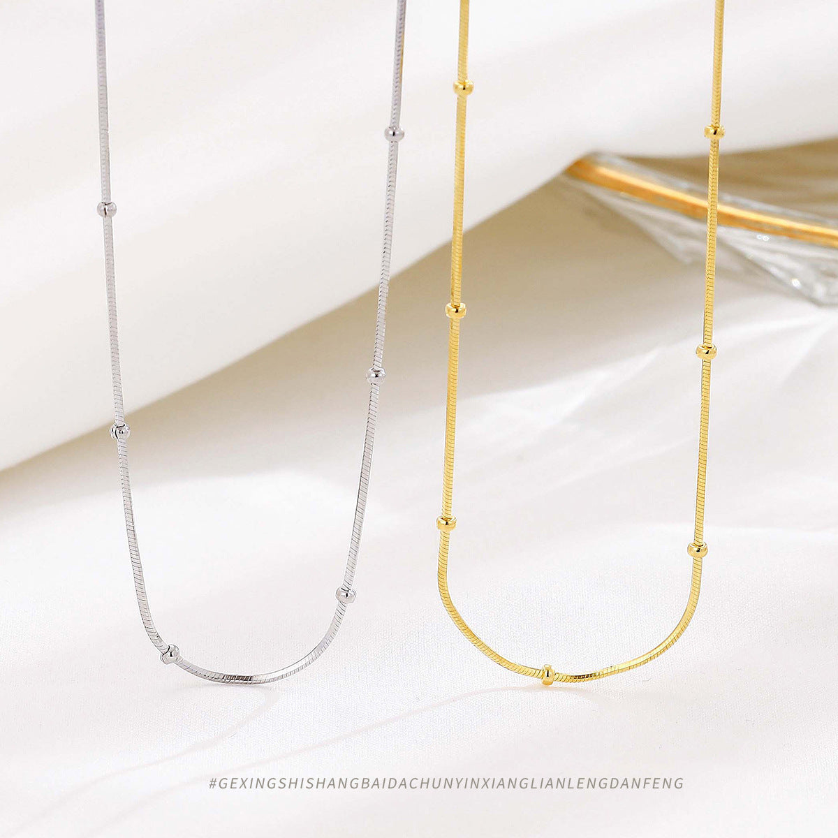 Colliers de sens élevé de minorité capricieuse d'os de serpent de perles