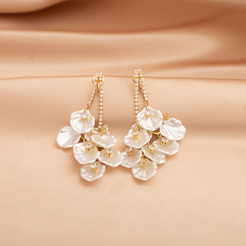 Chain Dream Fairy White Petal Fringed Piece Vacation Rings
