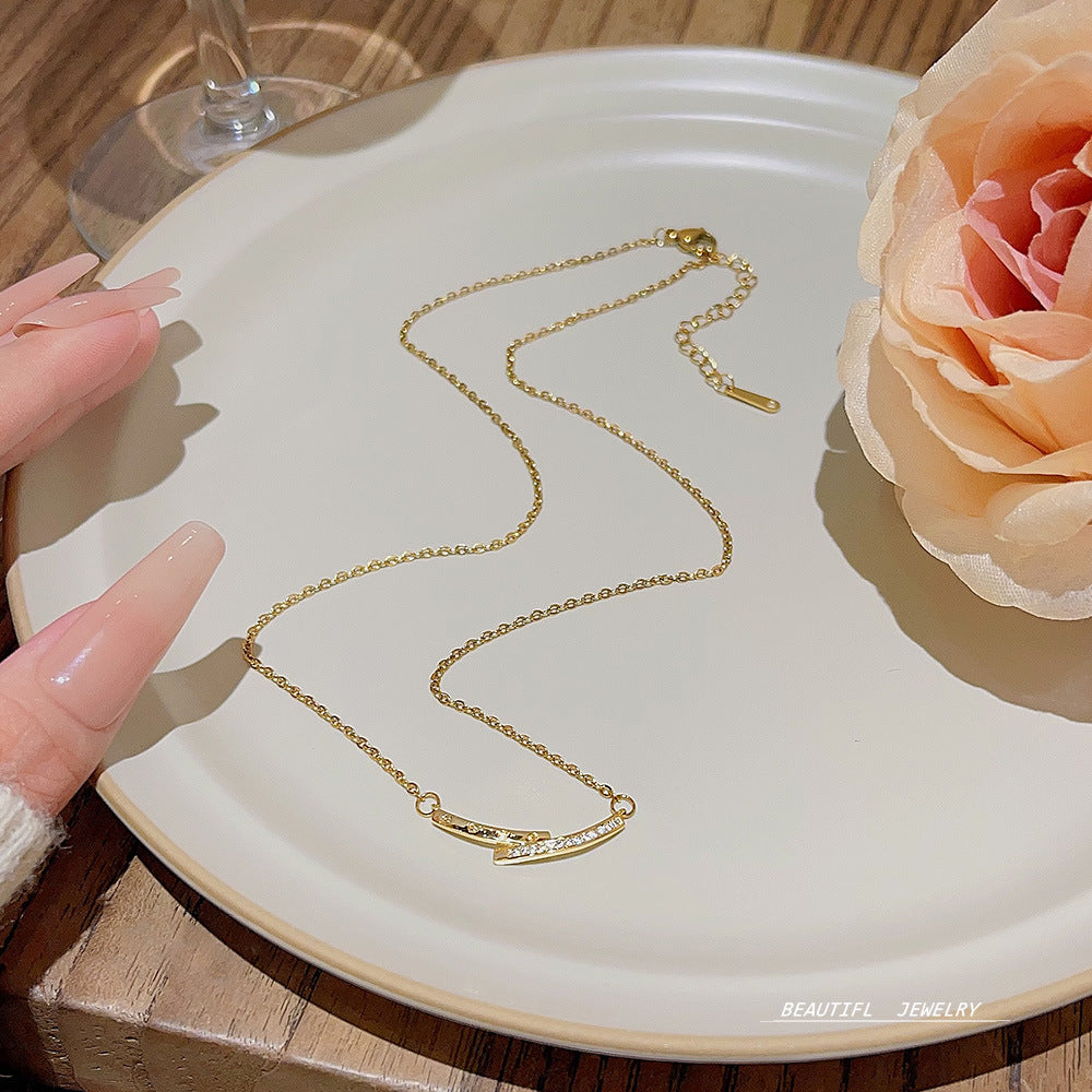 Colliers à pendentif gracieux simples pour femmes en acier titane