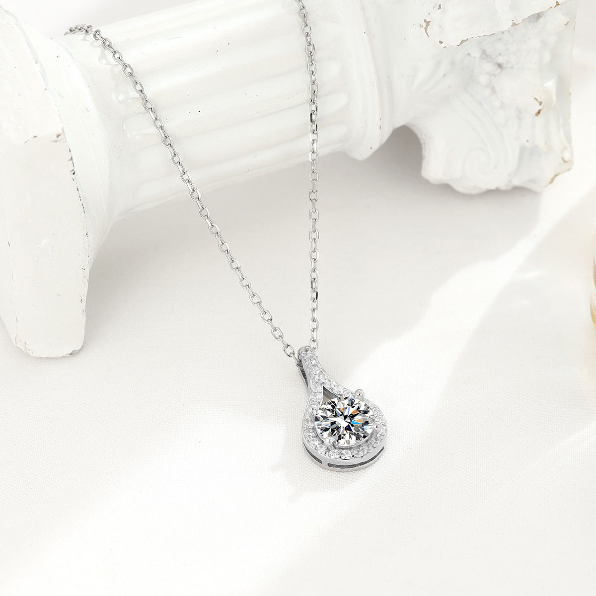 Elegant Diamond Water Drop Temperamental Minority Necklaces