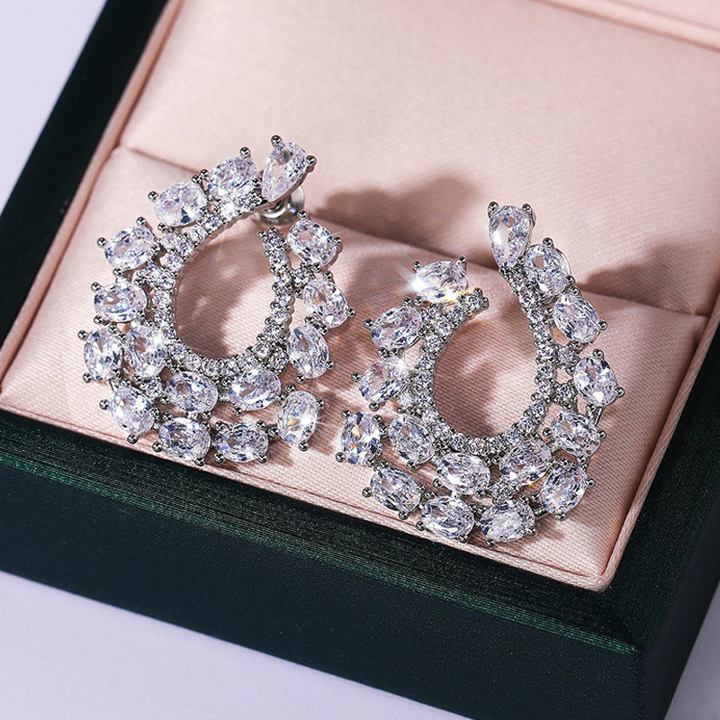 Women's Shi Exaggerated Garland Zircon Retro Fashion Earrings