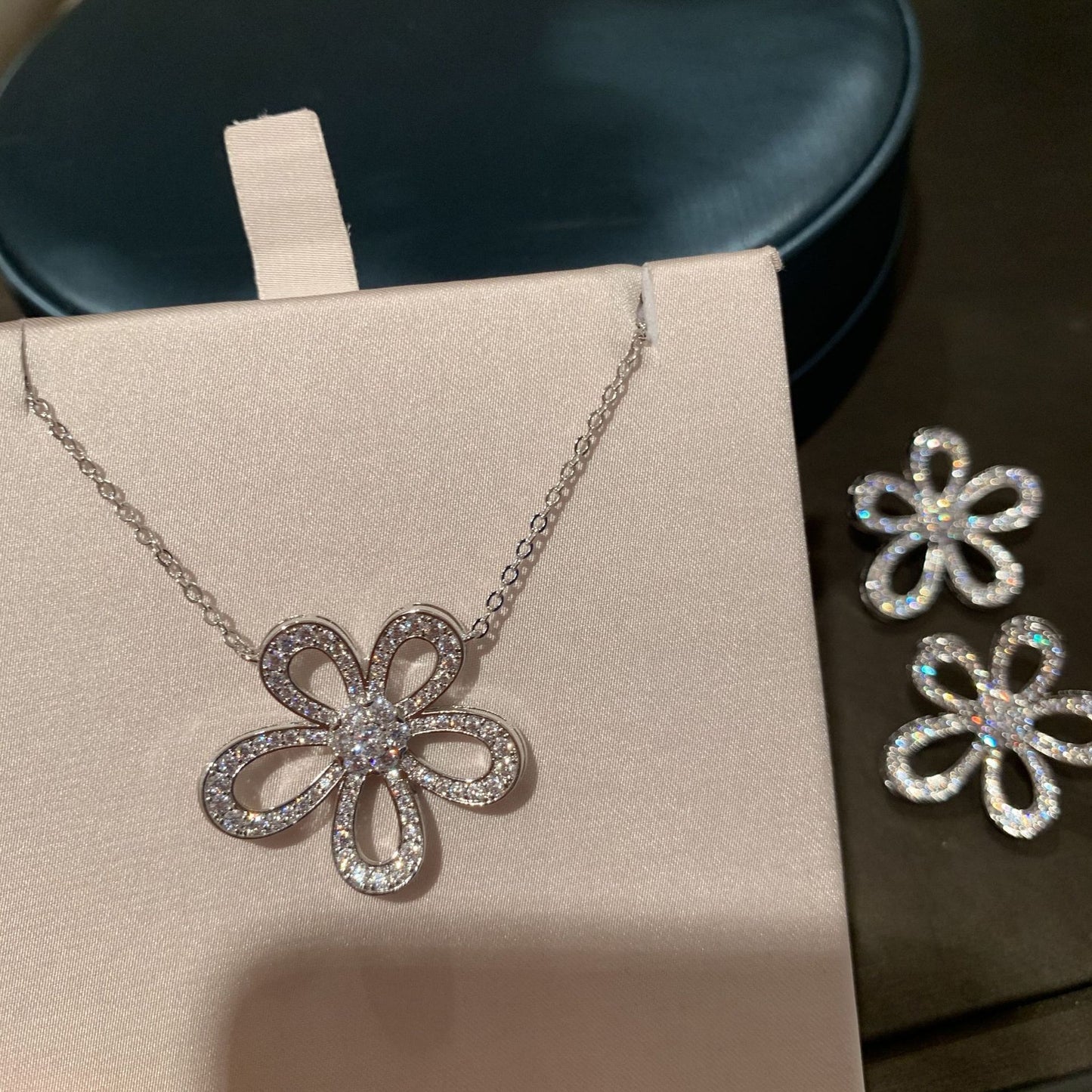 Inlaid Zirconium Five Petal Flower Sterling Sier Simple Fashion Earrings