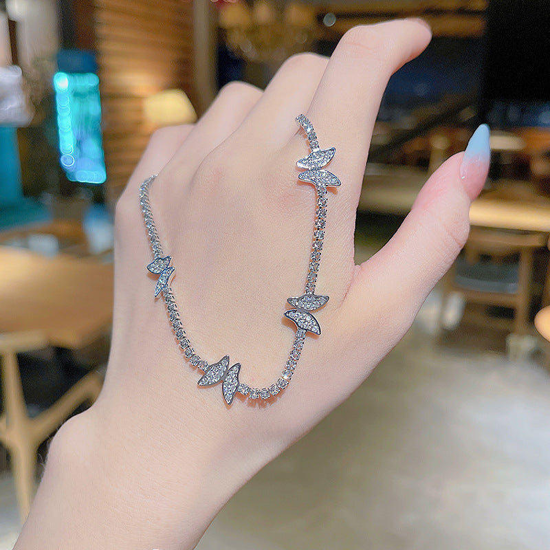 Chaîne de clavicule légère, colliers complets de luxe pour minorités