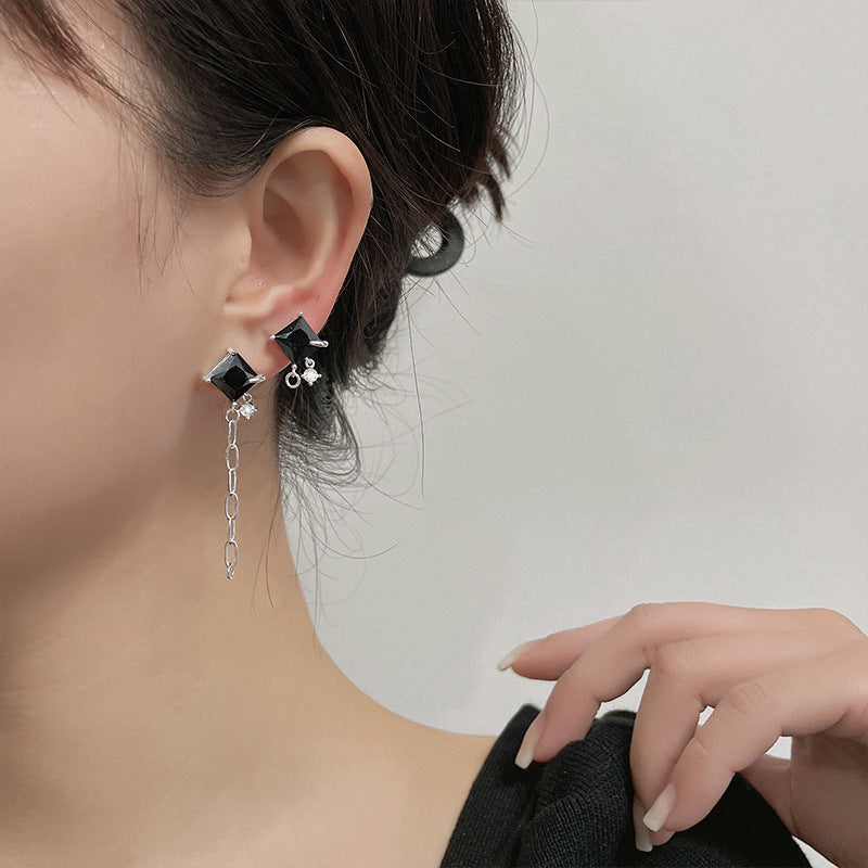 Gu Exaggerated Black Square Diamond Chain Earrings