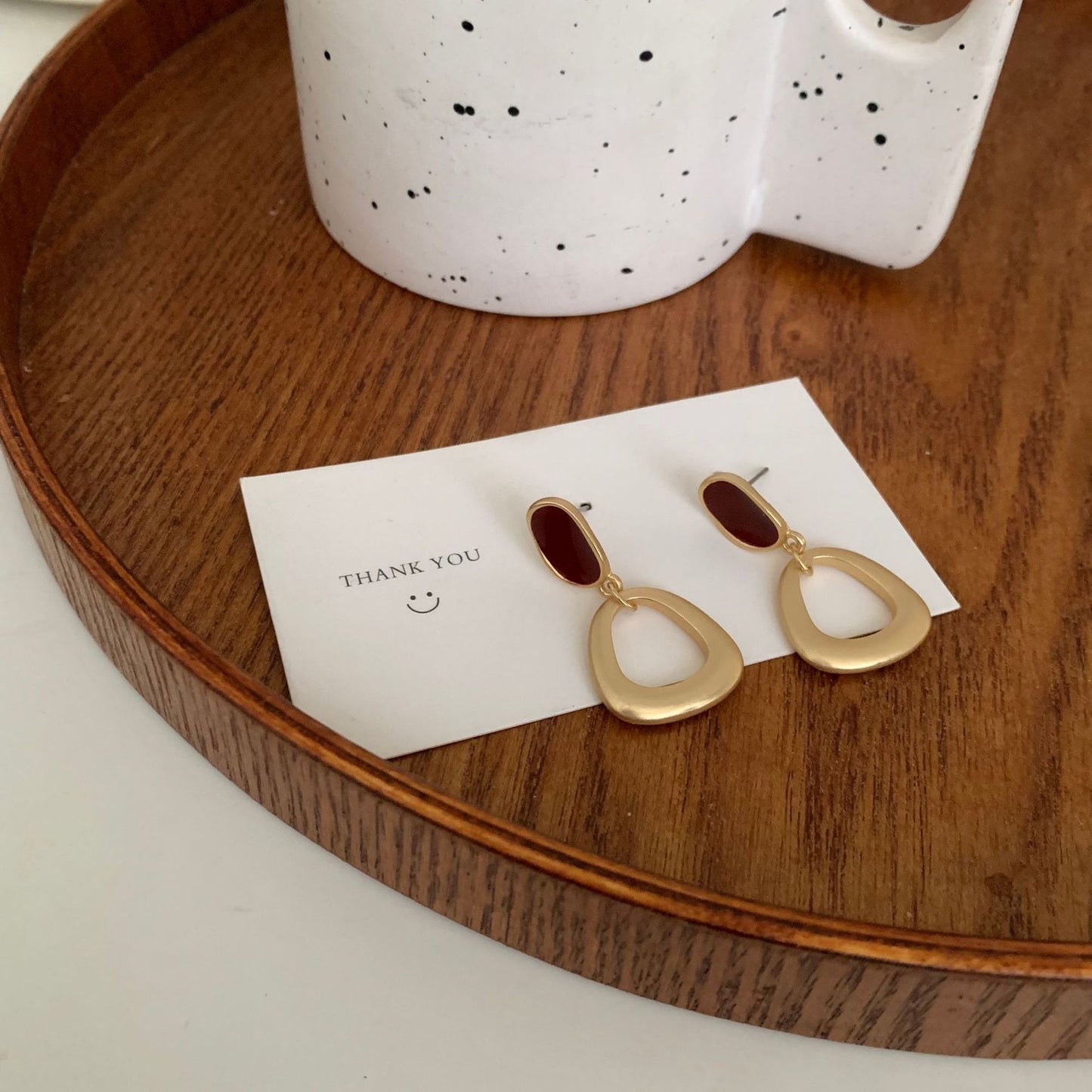 Nadelleichte, luxuriöse, kontrastfarbene Damenohrringe