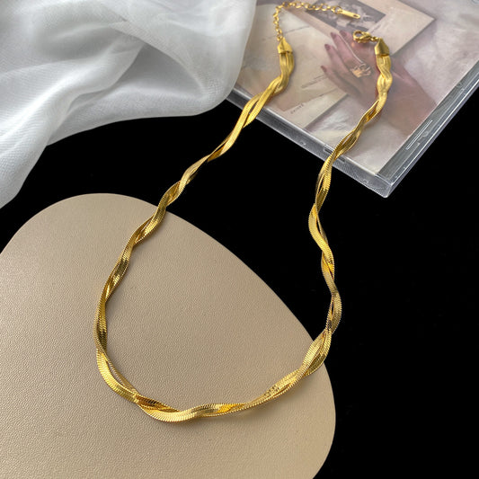 Colliers à vent froid en acier et titane avec croix en or de haute qualité pour femmes