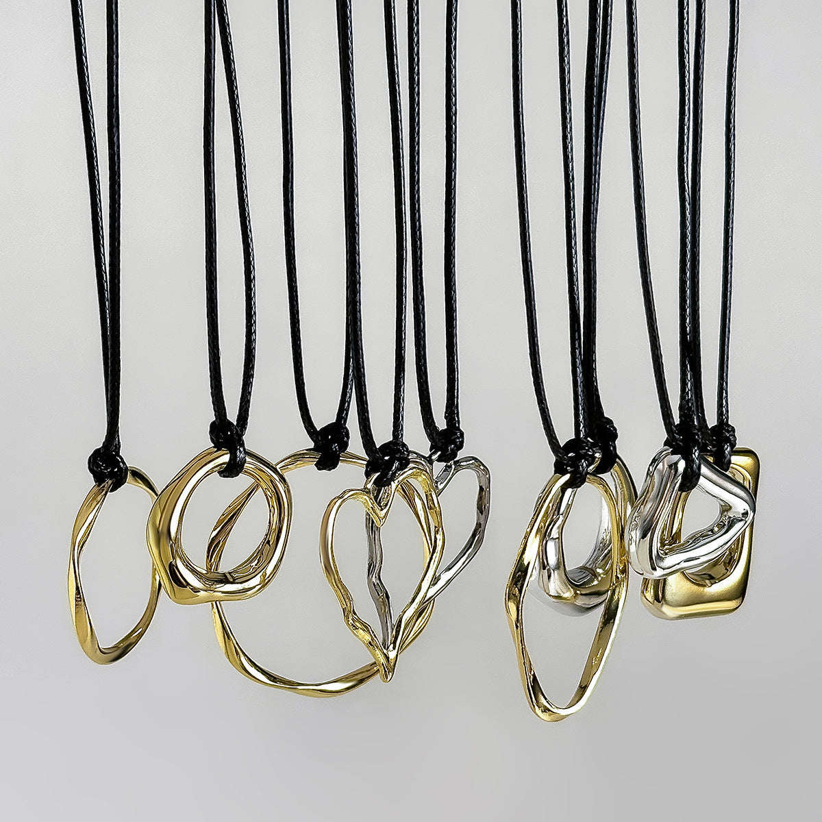 Colliers à pendentif ajourés en forme de cœur géométrique Simple, ornement