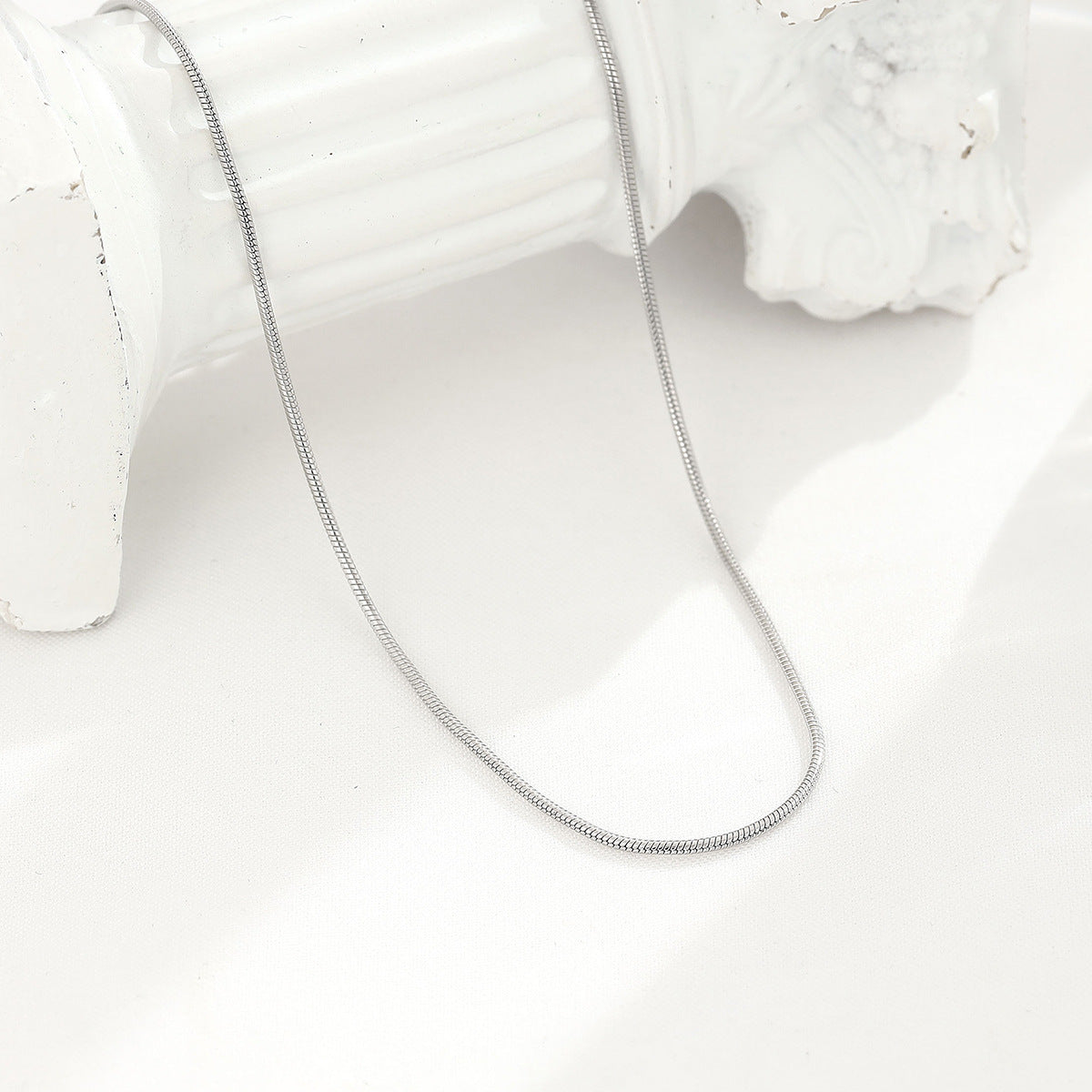 Chaîne en os pour femmes, ornement de minorité capricieuse, colliers de haute qualité