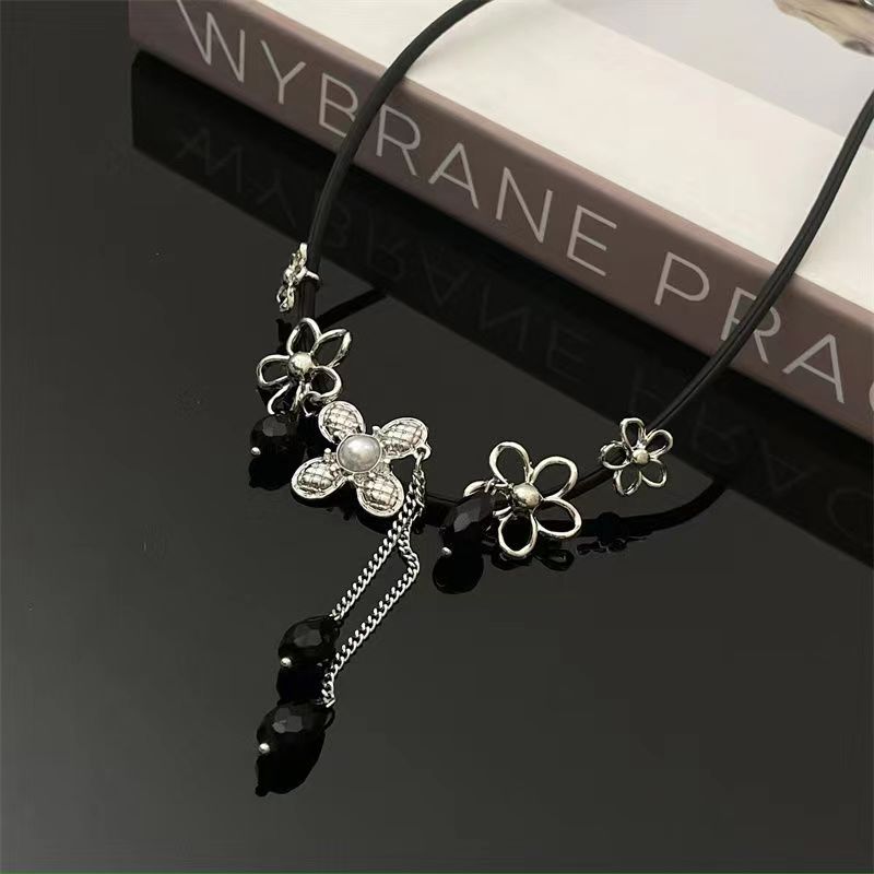 Women's For Retro Affordable Luxury Crystal Pendant Necklaces