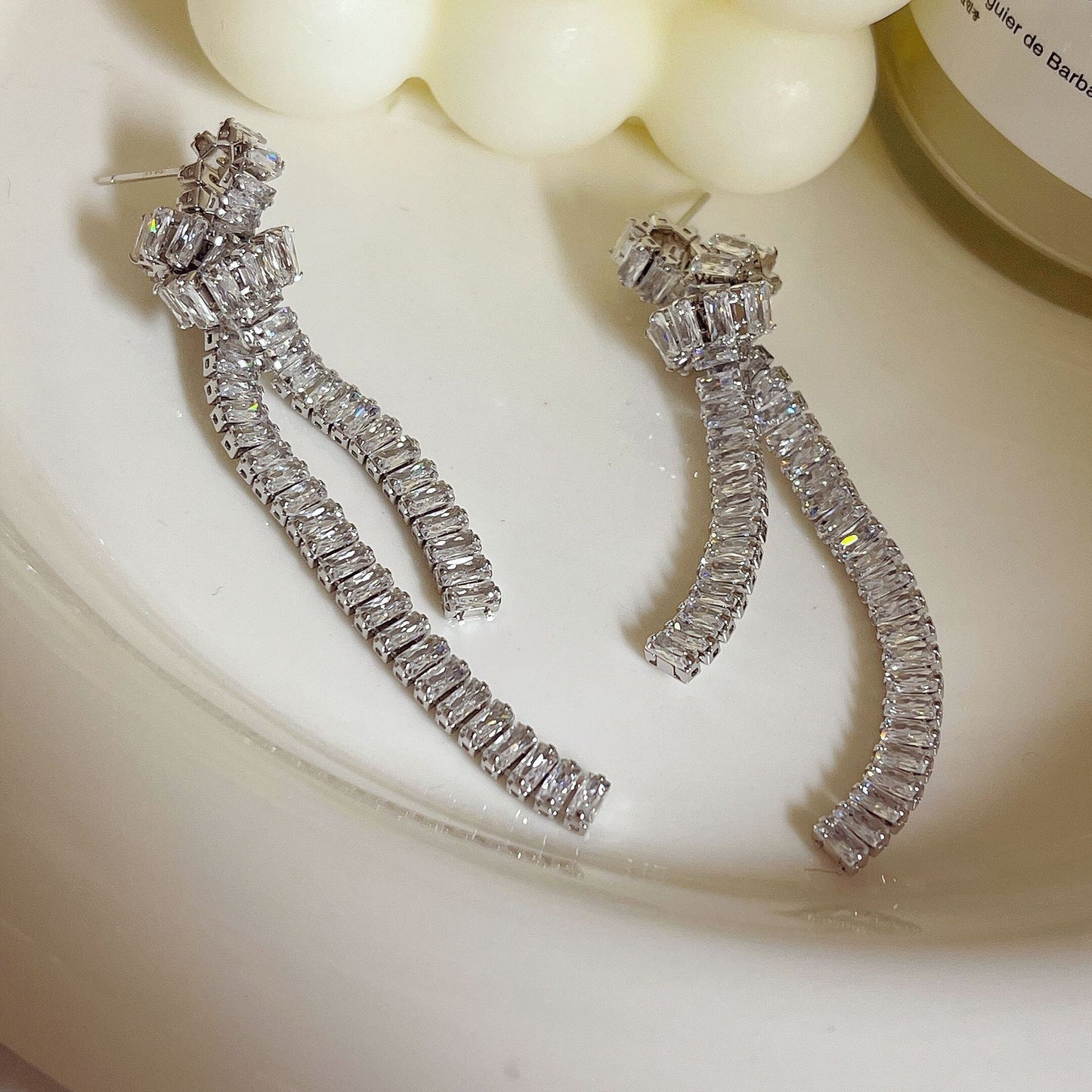 Knotted Claw Zirconium Tassel Female Temperament Rings