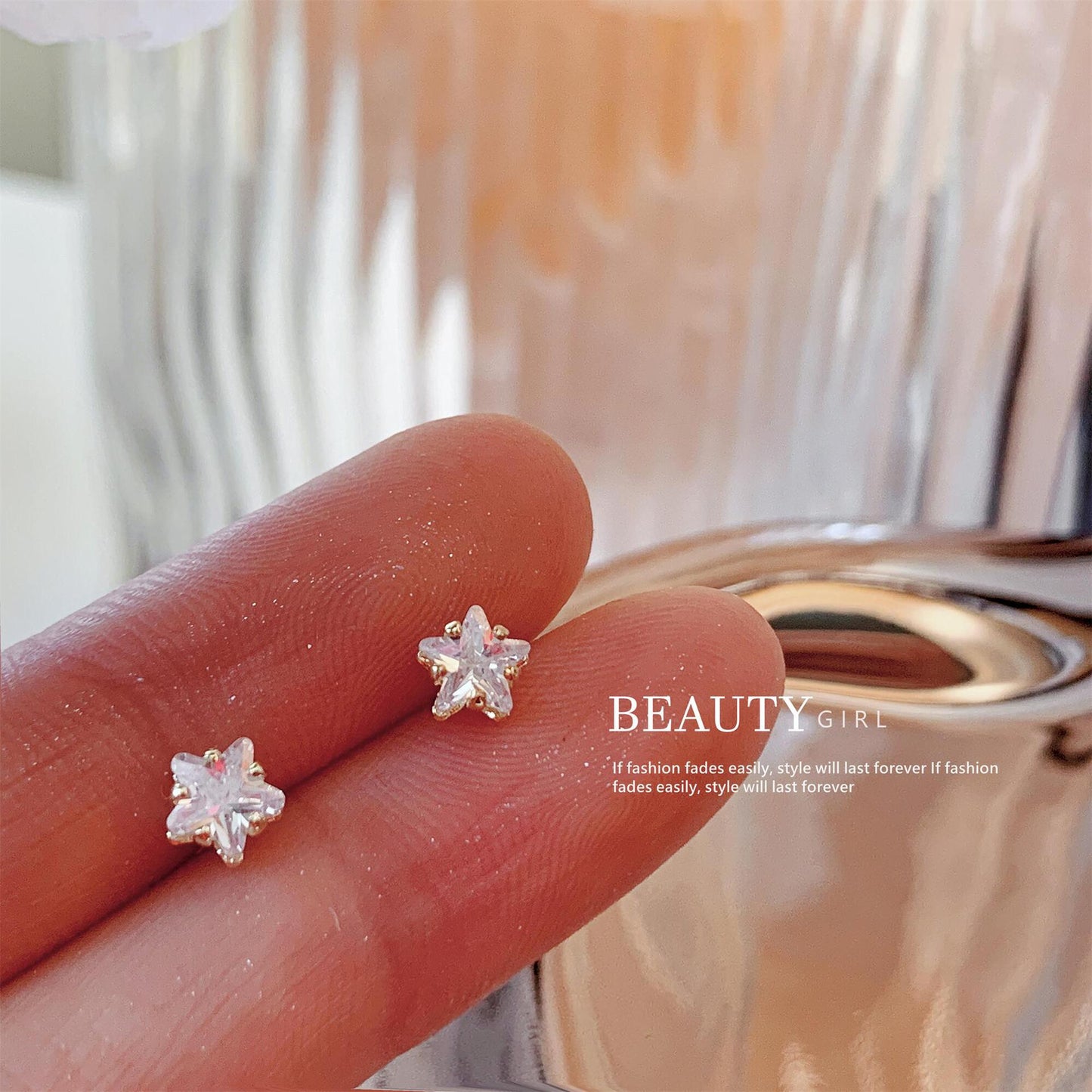 Women's Exquisite Niche Design Small Ear Bone Earrings