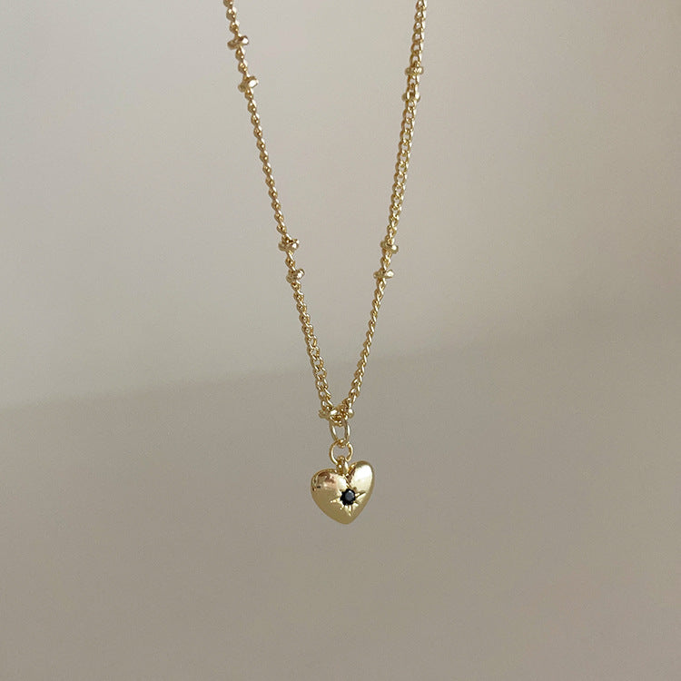 Colliers avec pendentif en forme de cœur pour femme, niche rétro, personnalité
