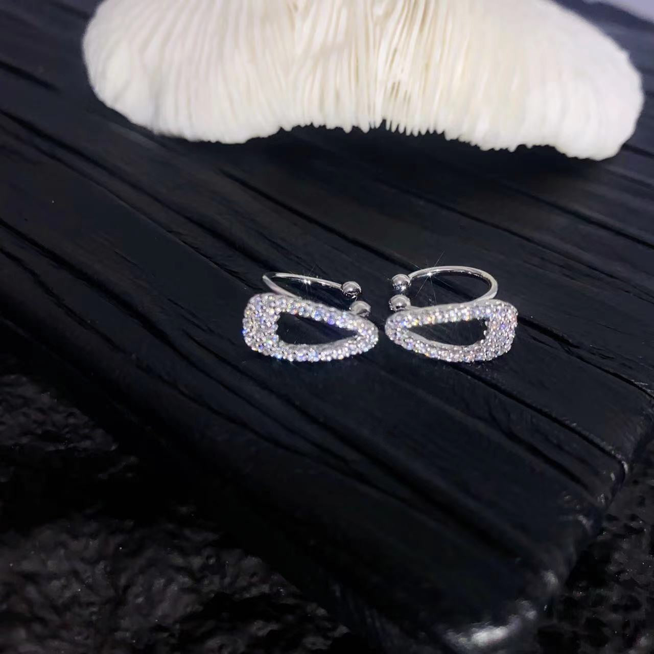 Women's High-grade Micro Inlaid Zircon Earless Trendy Ear Clip