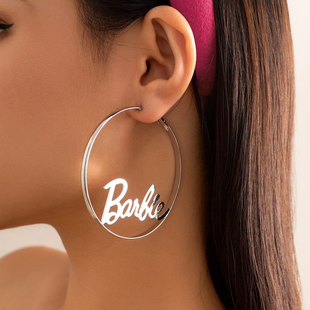 Damen-Accessoires, hochkarätige Retro-Hohlgeometrie-einfache Ohrringe