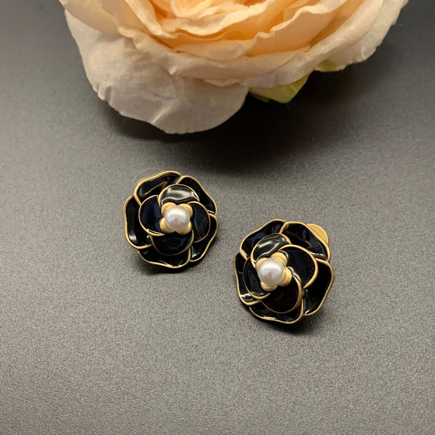 Retro Style Sier Needle Black Camellia Light Rings