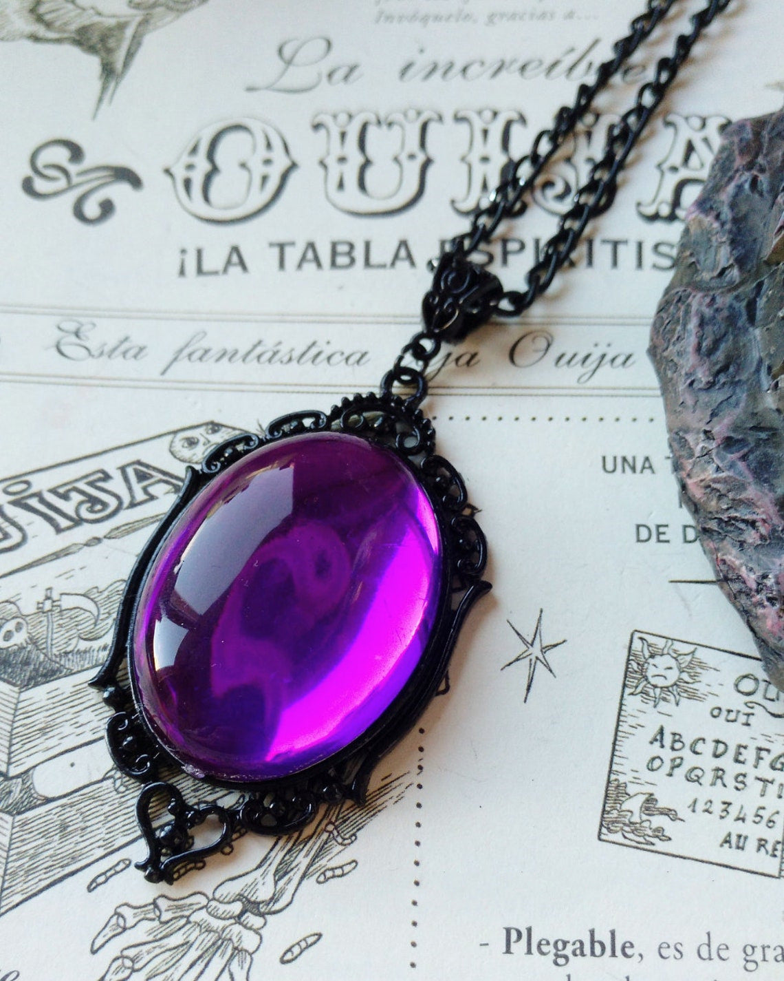 Colliers gothiques avec pendentif en cristal gaufré en acrylique Stardust